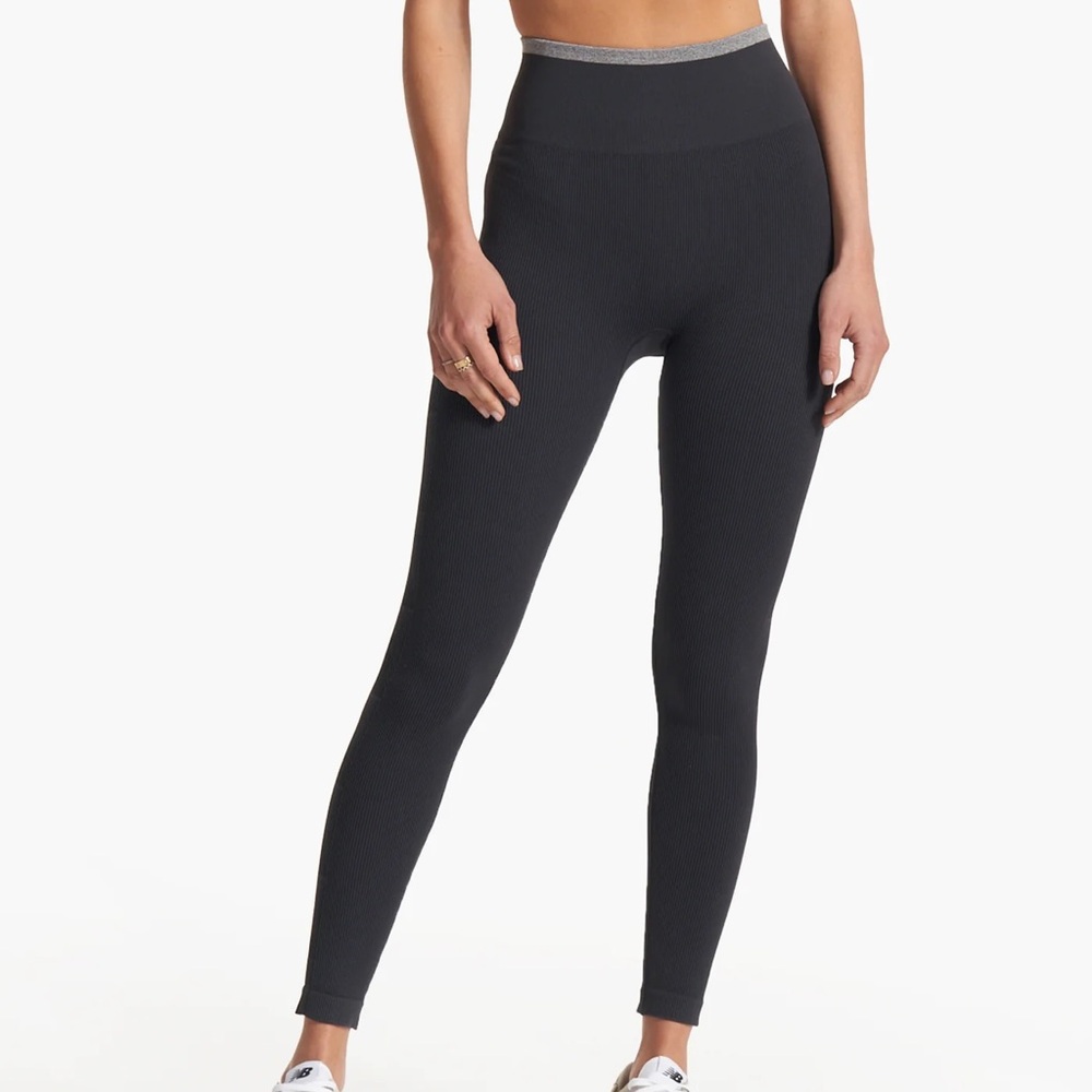 Vuori - Black - Helix Seamless Legging - S